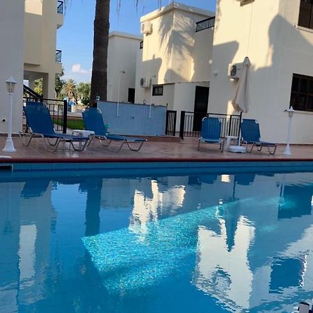 Seashell Apartments Paphos Bagian luar foto