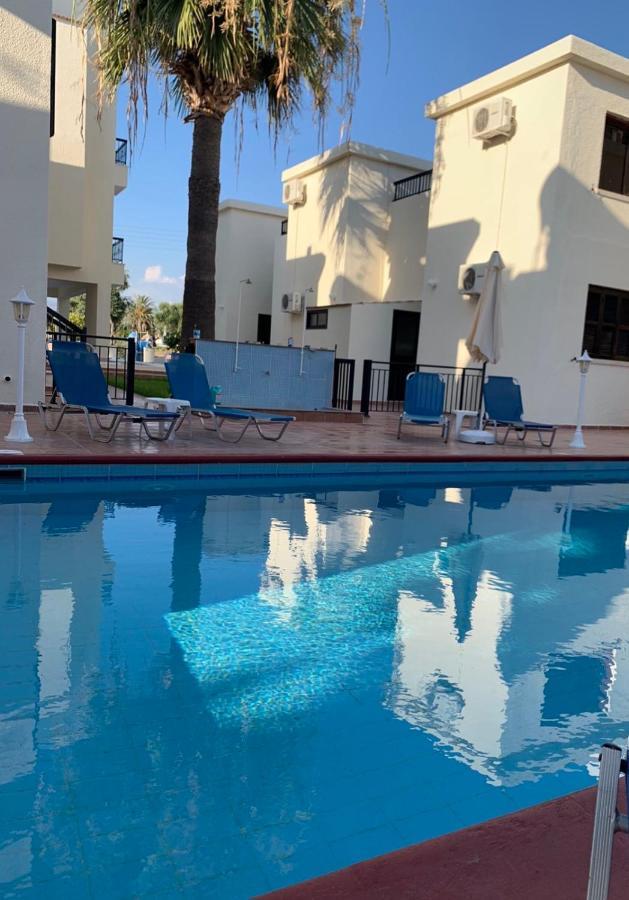 Seashell Apartments Paphos Bagian luar foto