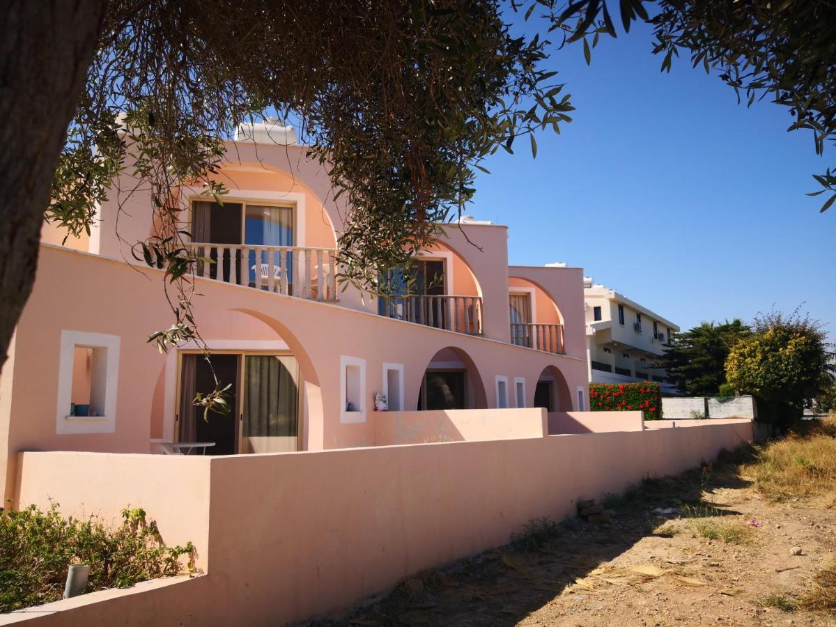 Seashell Apartments Paphos Bagian luar foto