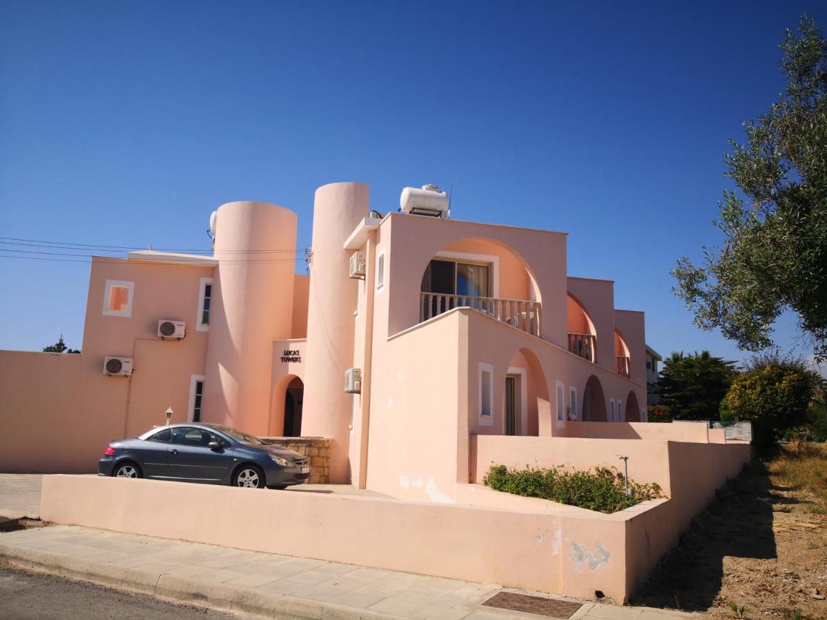Seashell Apartments Paphos Bagian luar foto