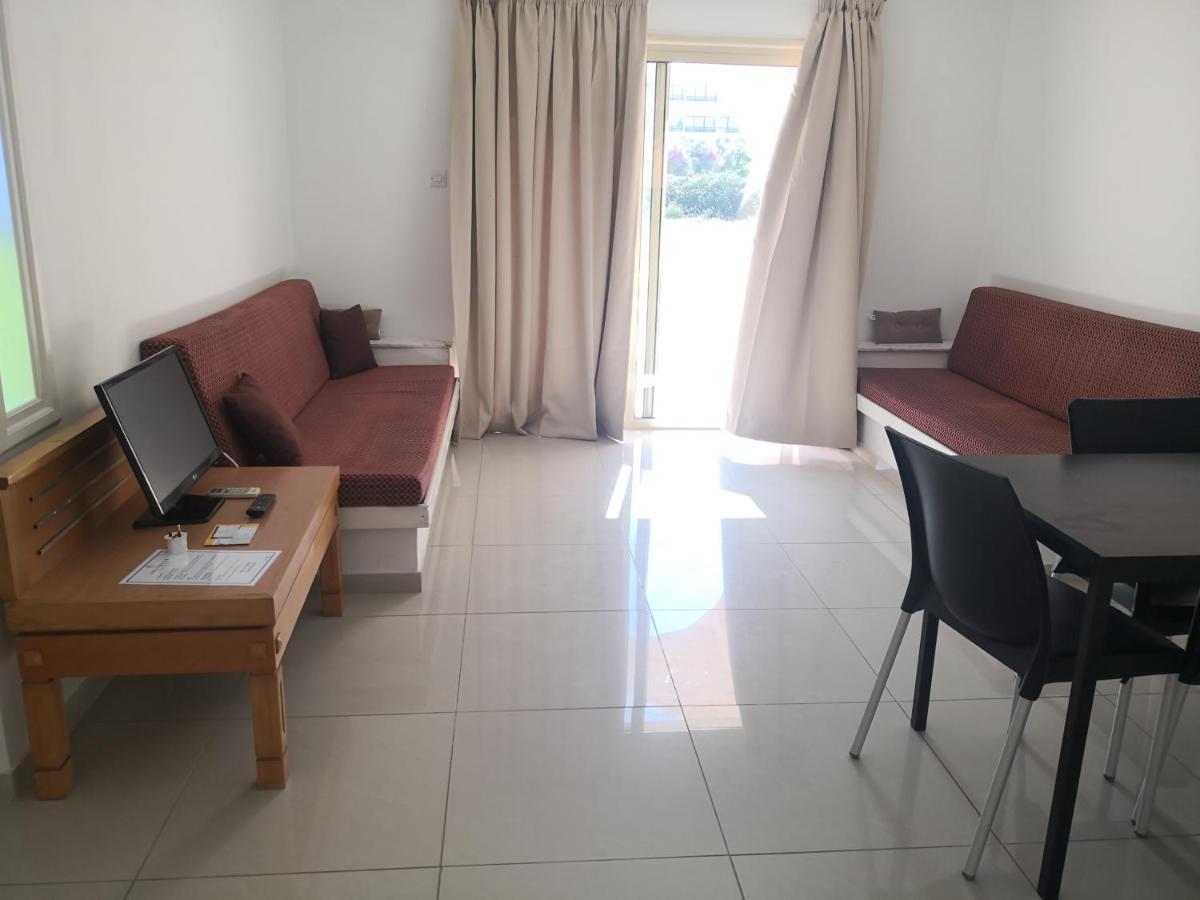 Seashell Apartments Paphos Bagian luar foto