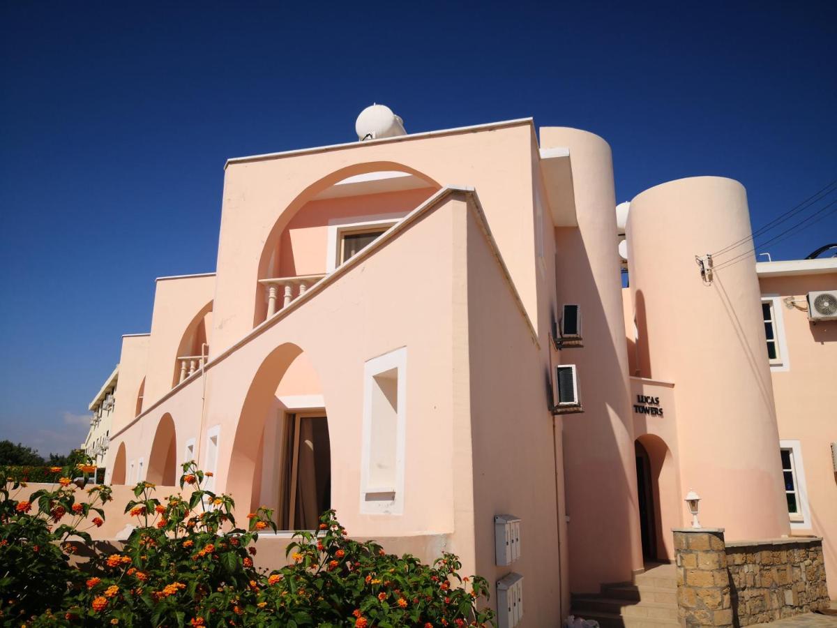 Seashell Apartments Paphos Bagian luar foto