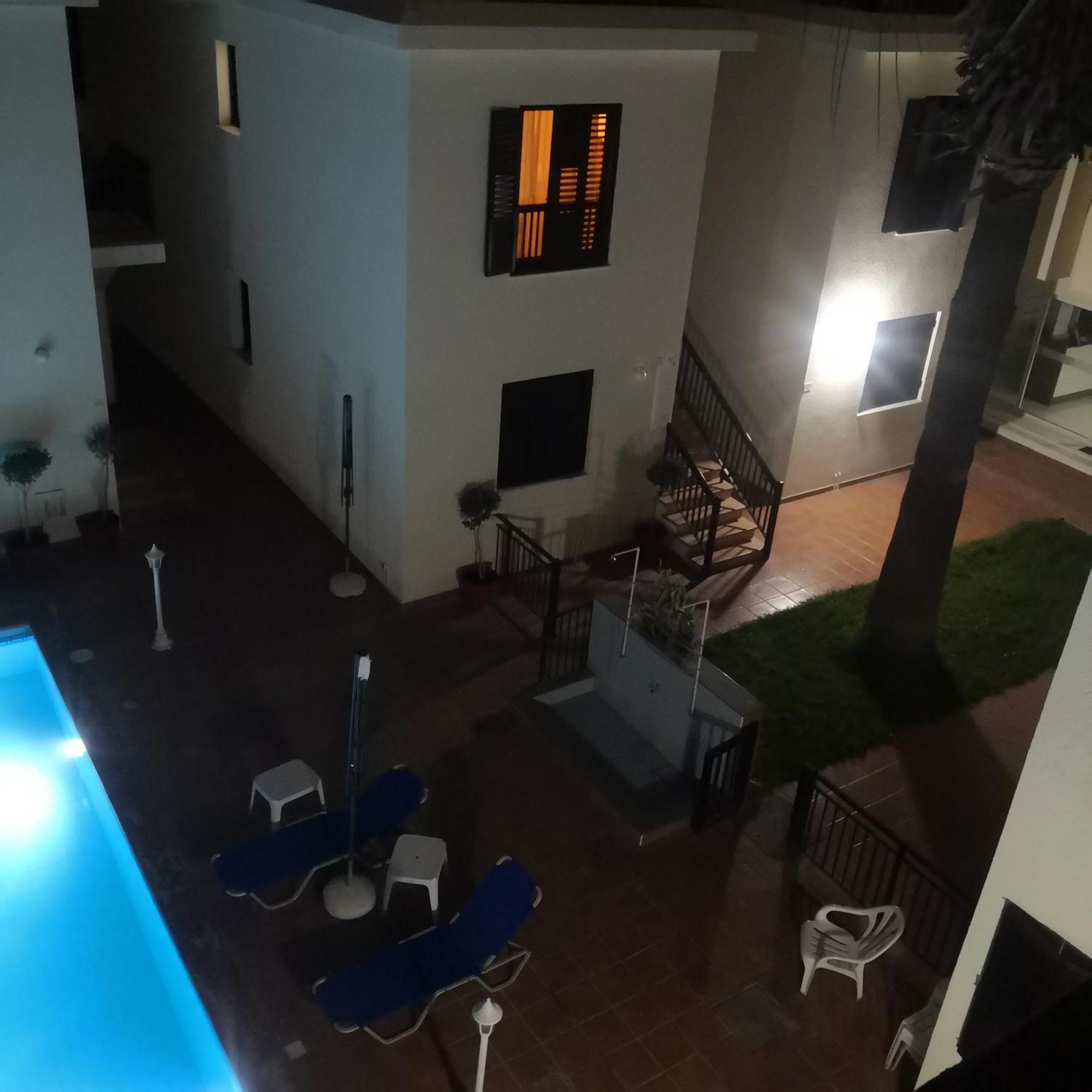 Seashell Apartments Paphos Bagian luar foto