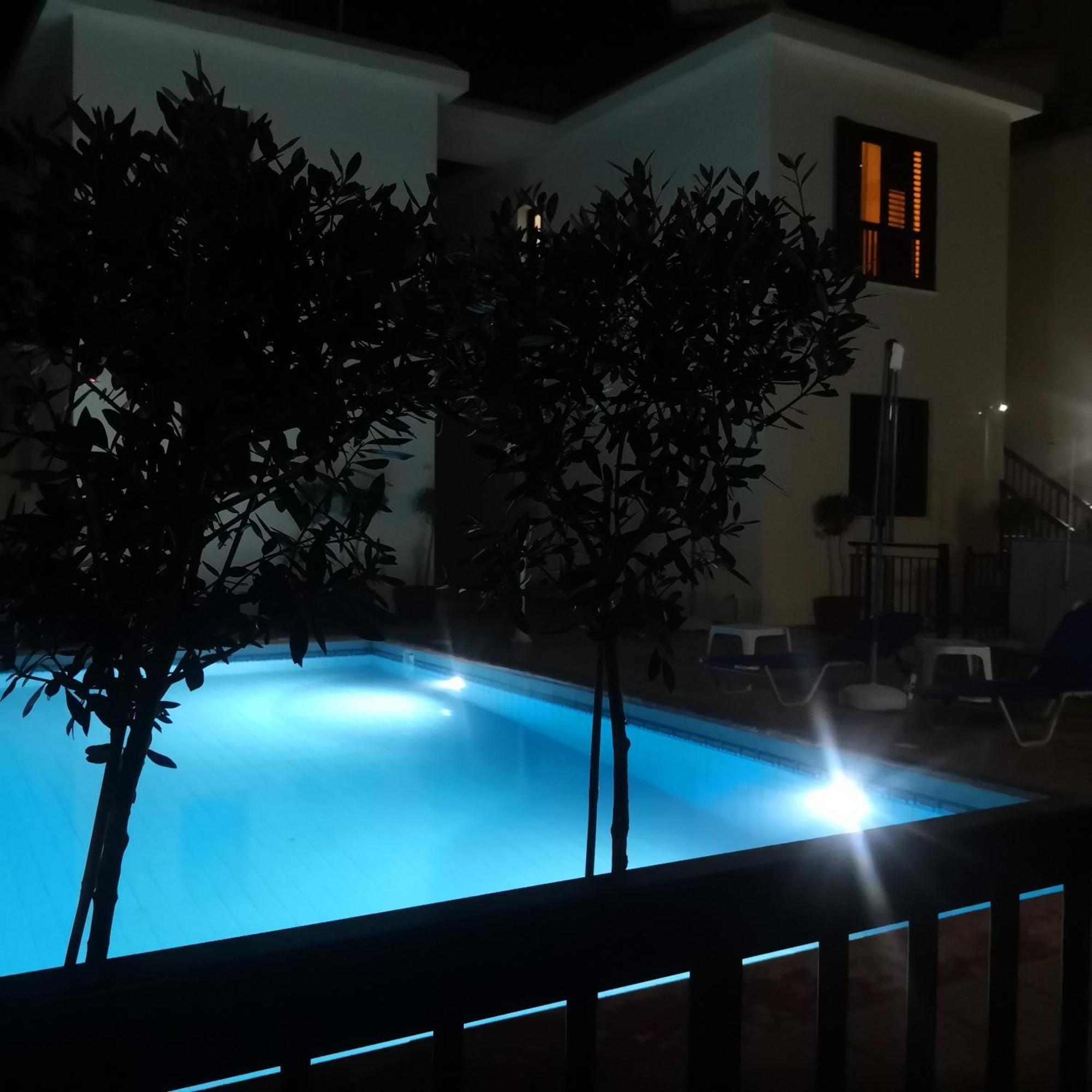 Seashell Apartments Paphos Bagian luar foto
