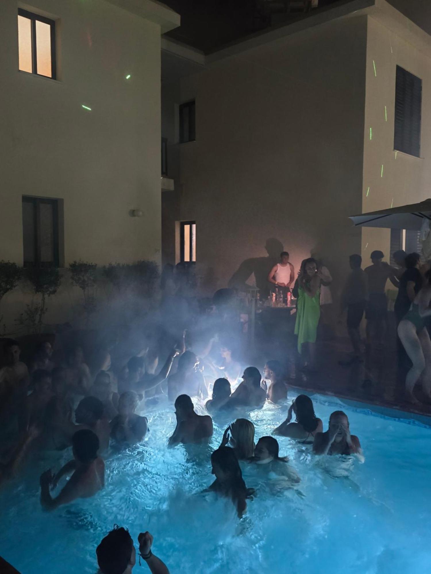 Seashell Apartments Paphos Bagian luar foto