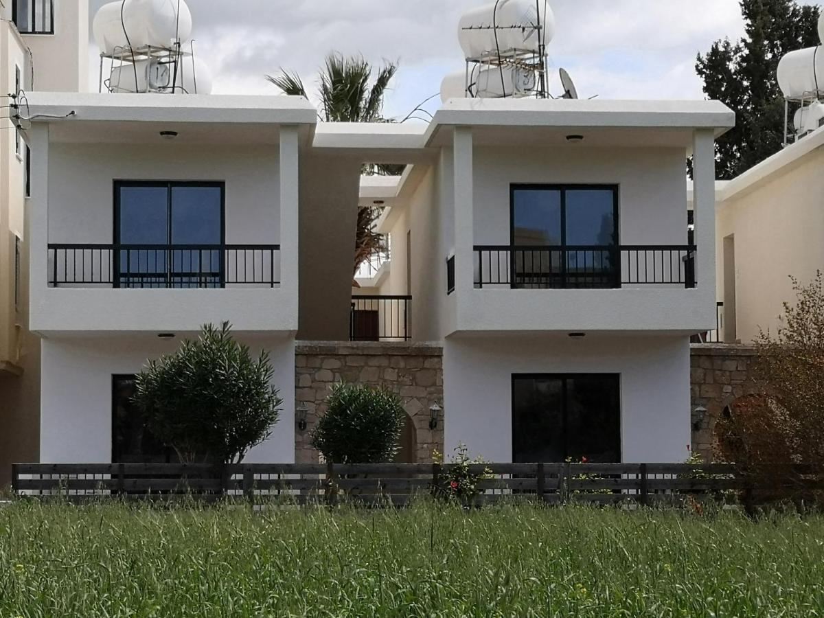 Seashell Apartments Paphos Bagian luar foto
