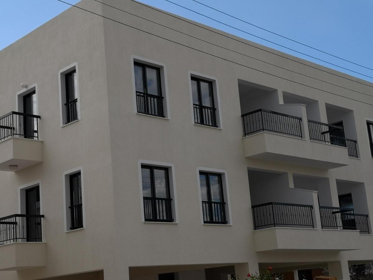 Seashell Apartments Paphos Bagian luar foto