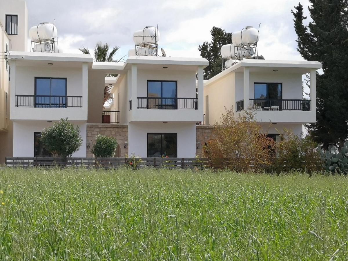 Seashell Apartments Paphos Bagian luar foto