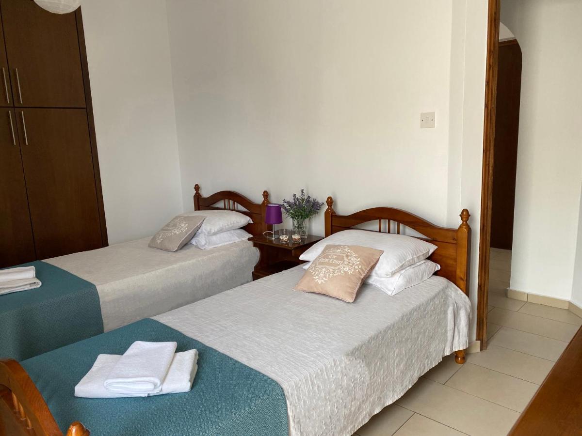 Seashell Apartments Paphos Bagian luar foto