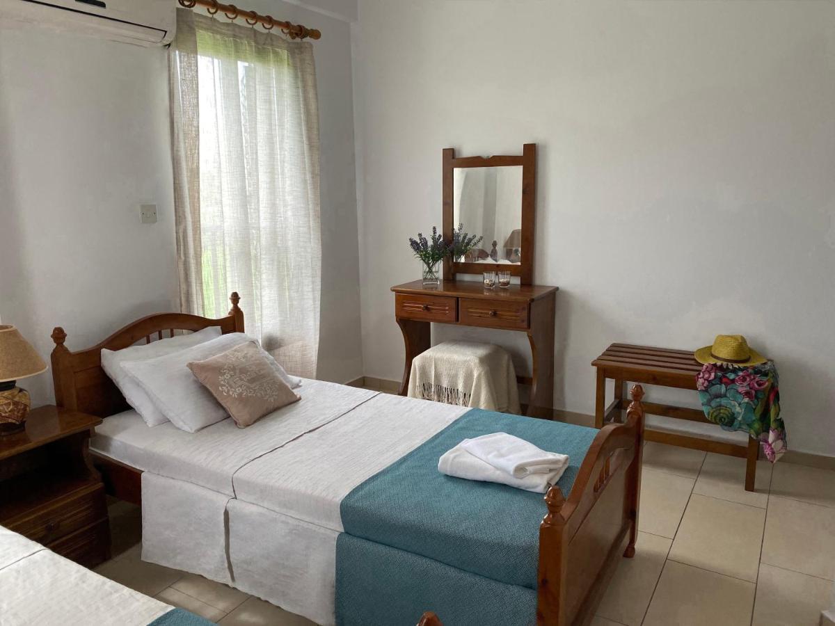 Seashell Apartments Paphos Bagian luar foto